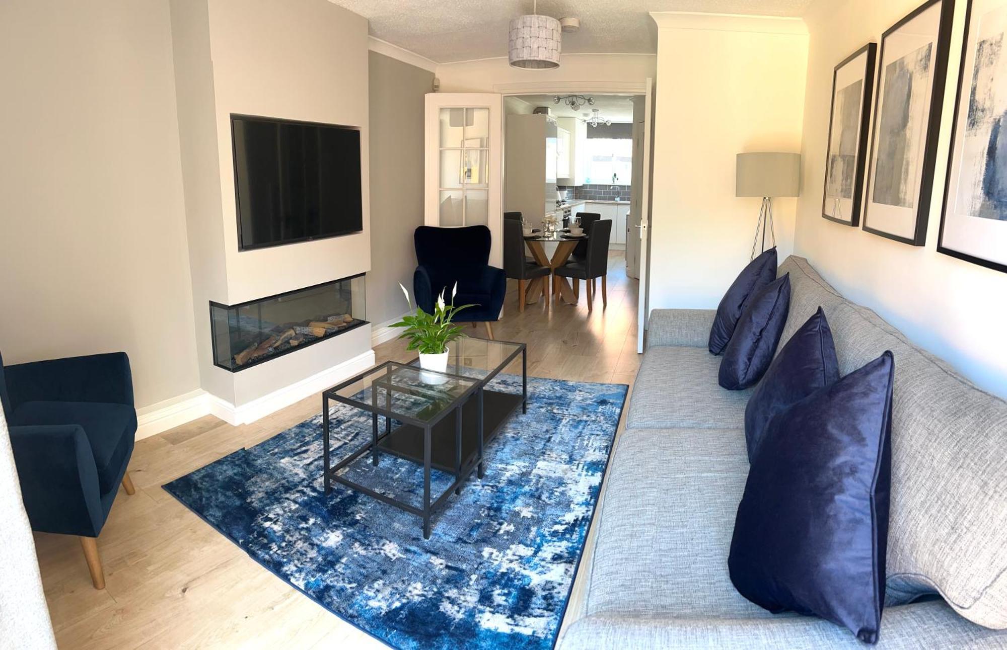 3 Bedroom - 2 Bathroom Townhouse In Corstorphine Near Murrayfield Stadium - Direct Bus To Edinburgh City Centre In 20 Minutes - Two Private Parking Spaces - Private Sunny Garden - Recently Refurbished Ngoại thất bức ảnh