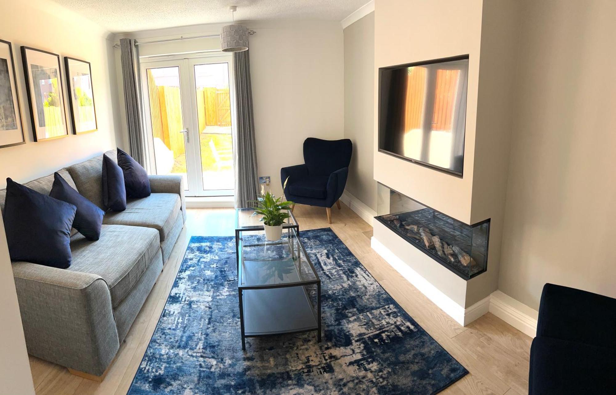 3 Bedroom - 2 Bathroom Townhouse In Corstorphine Near Murrayfield Stadium - Direct Bus To Edinburgh City Centre In 20 Minutes - Two Private Parking Spaces - Private Sunny Garden - Recently Refurbished Ngoại thất bức ảnh